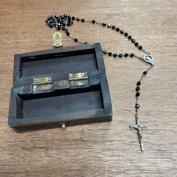 Vintage Italian Made Rosary Beads with Small Wood Treasure Box - The set is 16 i - Picture 2 of 7